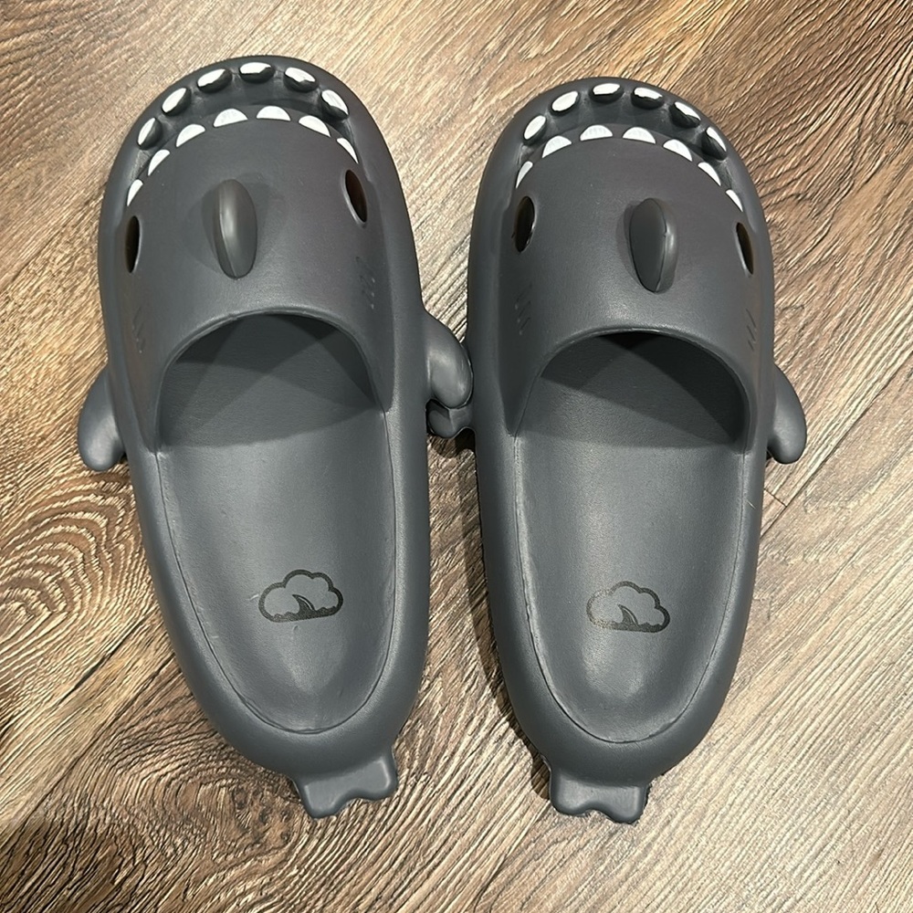 Cloud shark slides, gray, never worn